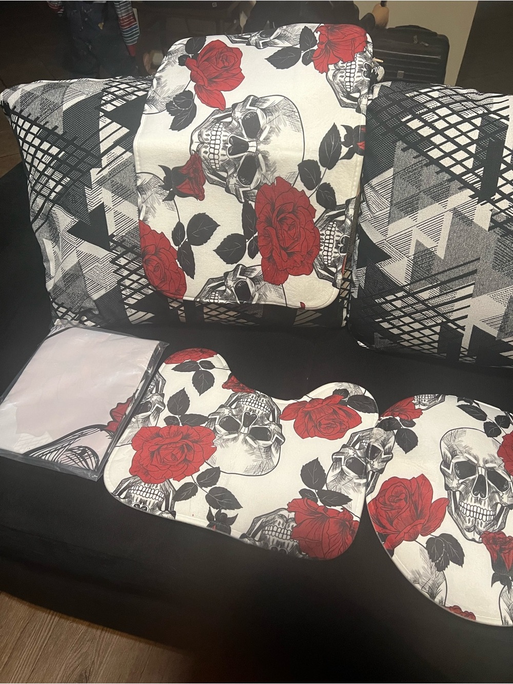 Skull & Rose Printed Seat - Red/Black Restroom Set